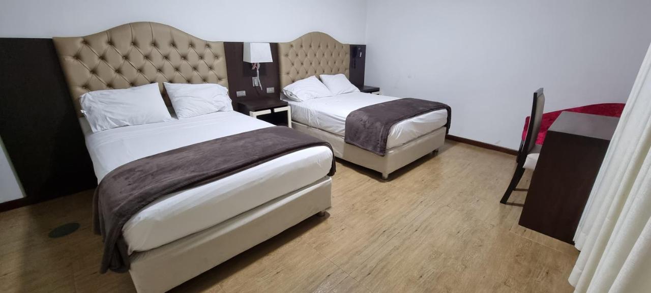 Hotel Imperio Real Trujillo Bagian luar foto