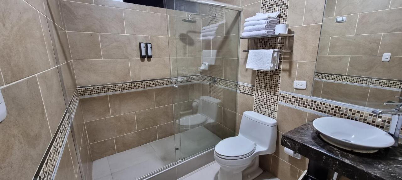 Hotel Imperio Real Trujillo Bagian luar foto