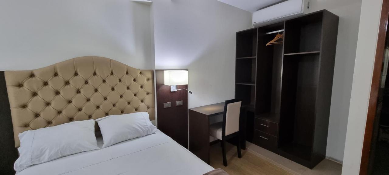Hotel Imperio Real Trujillo Bagian luar foto