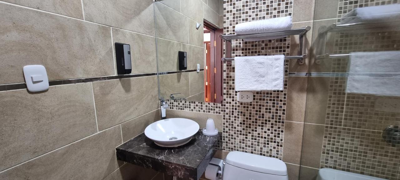 Hotel Imperio Real Trujillo Bagian luar foto