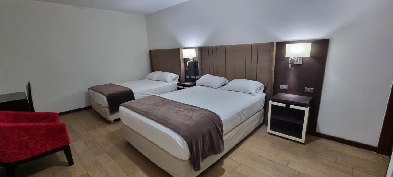 Hotel Imperio Real Trujillo Bagian luar foto